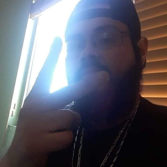 Meet your Posher, Andrew - Picture 1 of 1